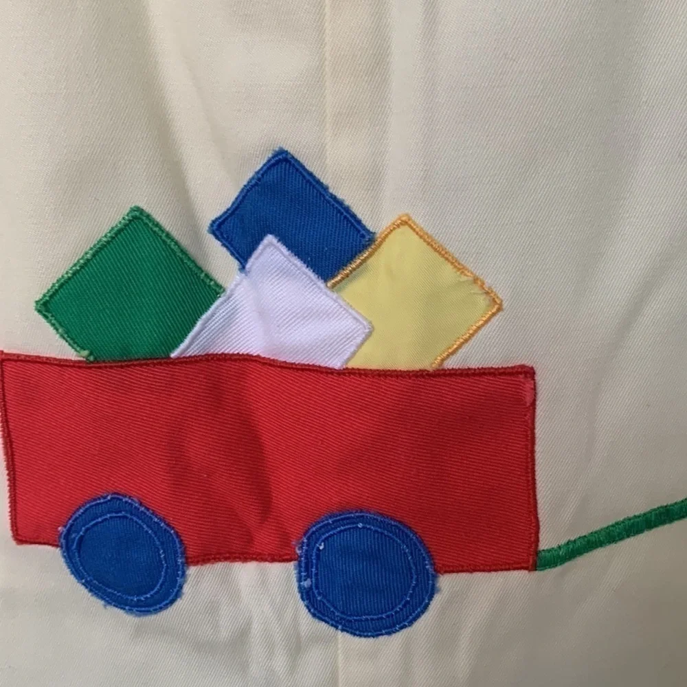 Samara Vintage 90s Embroidered Wagon Blocks Colorful Applique First Day Shortall